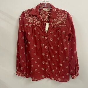 Maison hotel Red Flutter Sleeve Button Down Blouse